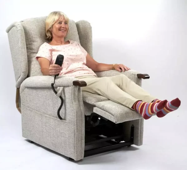 Primacare Conway Riser Recliner