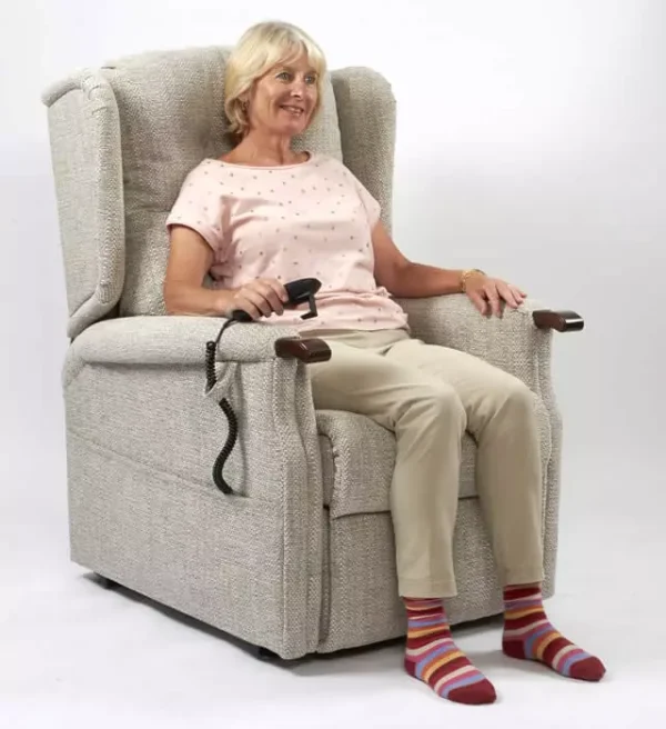 Primacare Conway Riser Recliner
