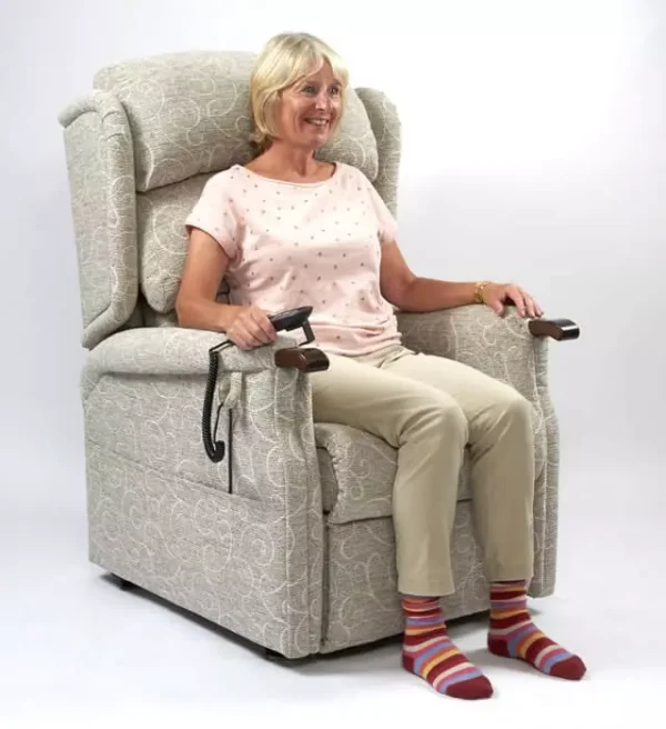 Primacare Denbigh Riser Recliner Chair