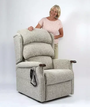 Primacare Denbigh Riser Recliner Chair